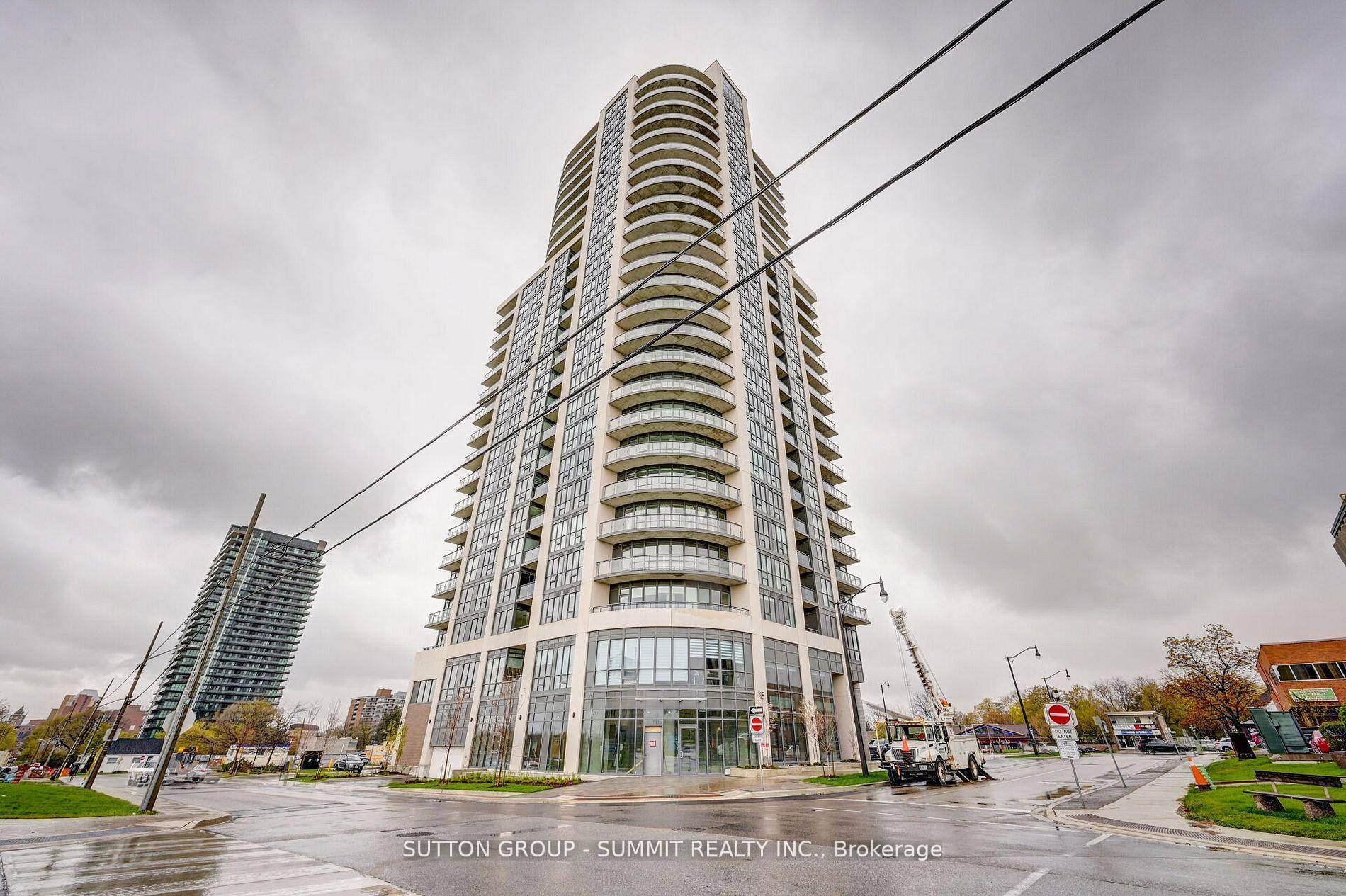 Stunning 2 bedroom 2 full bathroom condo apartment in heart of Brampton.