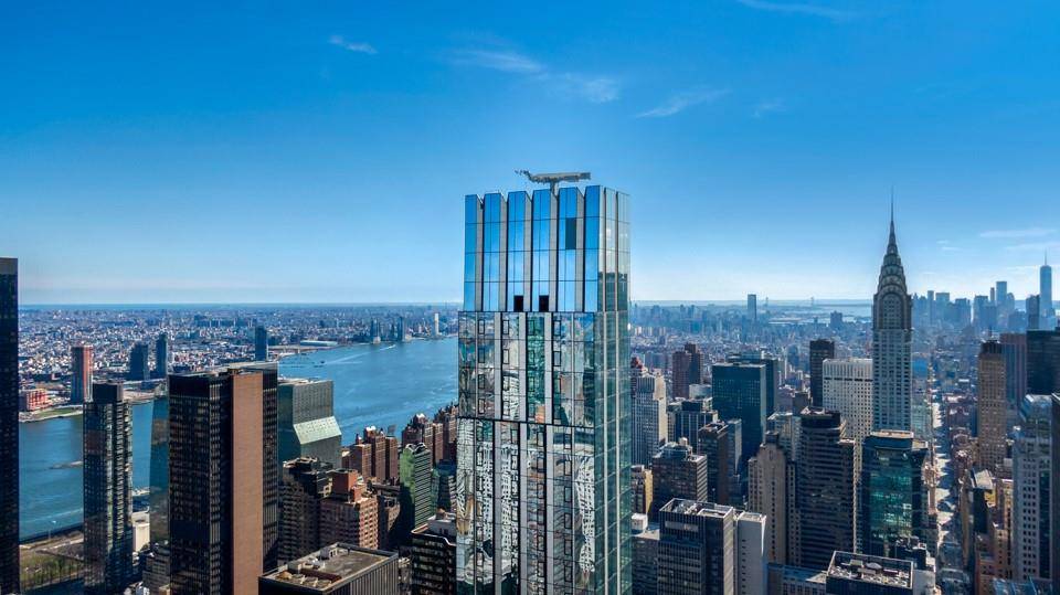 Exquisite living and breathtaking views await you in Tower Residence 62 at The Centrale, a striking 71 story condominium tower set alongside Midtown's most iconic buildings.