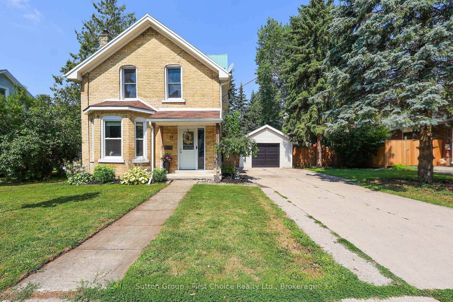 This adorable two bedroom, two bathroom home sits on a large lot with an insulated detached garage located walking distance from schools, local brewery, parks, a rink and downtown Stratford.