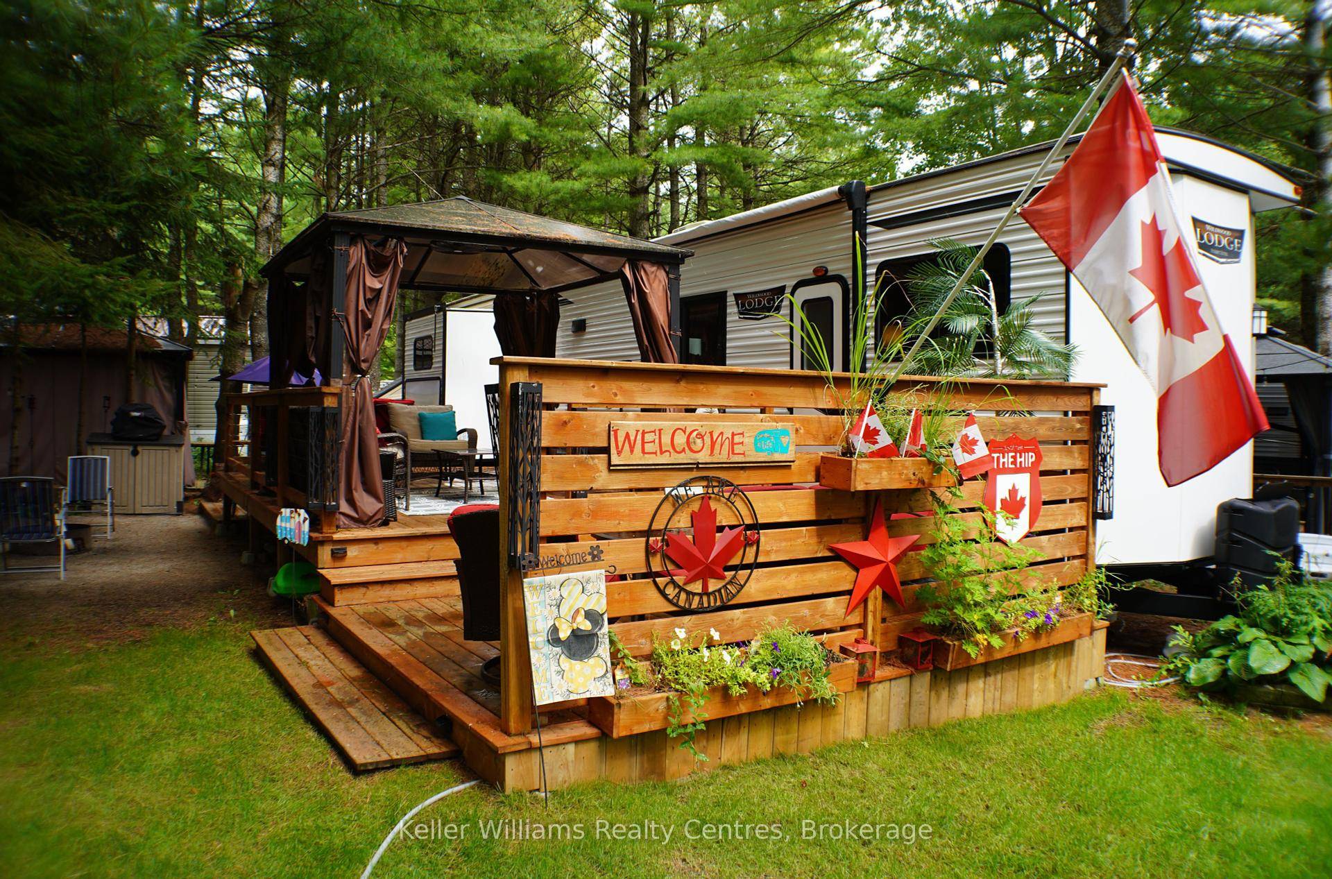 2023 Wildwood Lodge 42QBQ with extended warranty until 2029.