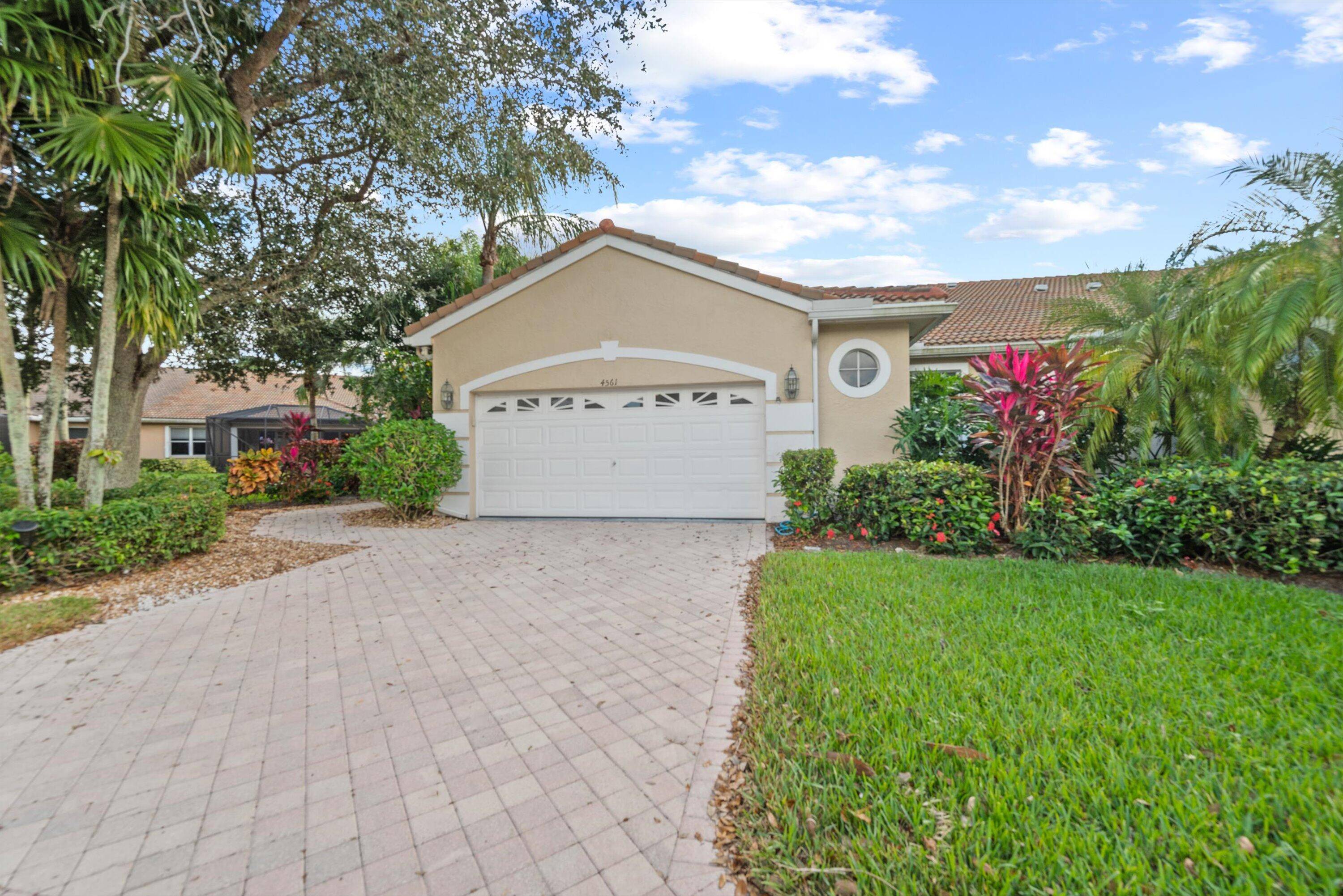 Welcome to this exceptionally renovated 3 bedroom, 2 bathroom villa offering 1, 910 sq ft of stylish living with a peaceful and private backyard in the sought after Cambridge neighborhood ...