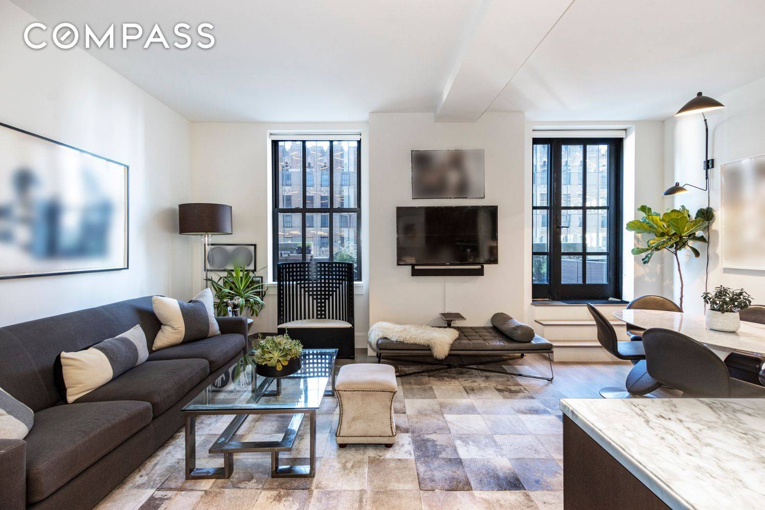 OUTDOOR LOVER S DREAM This designer, split 2 bed, 2.