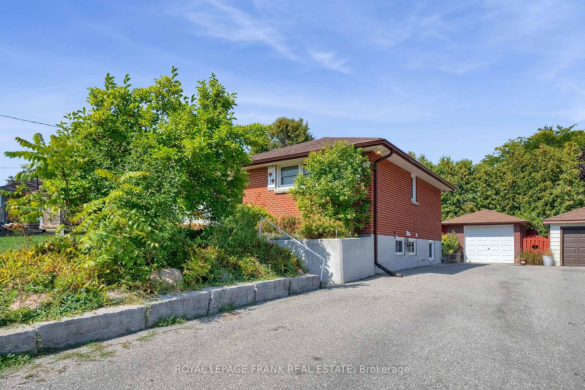Attention AAA tenants ! Welcome to this spacious, open concept 2 bedroom legal basement apartment, located just one minute from Hwy 401 and close to schools, shopping, and public transit.