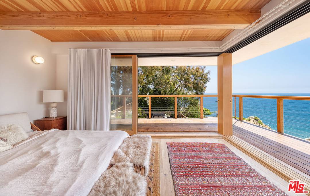 20762   Rockpoint Way 4BR Malibu La