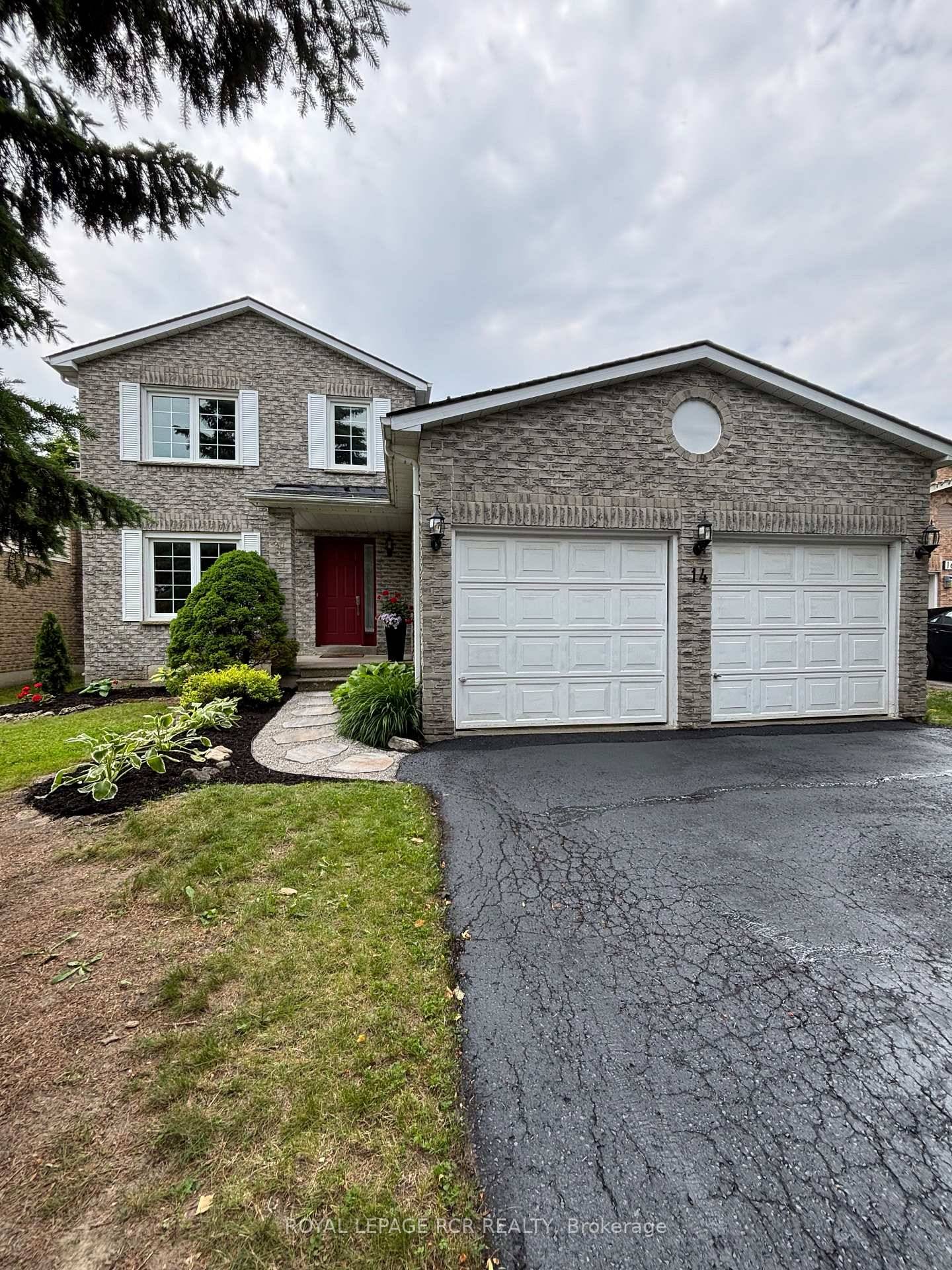Location, location amp ; the best priced 2 storey detached in Holland Landing.