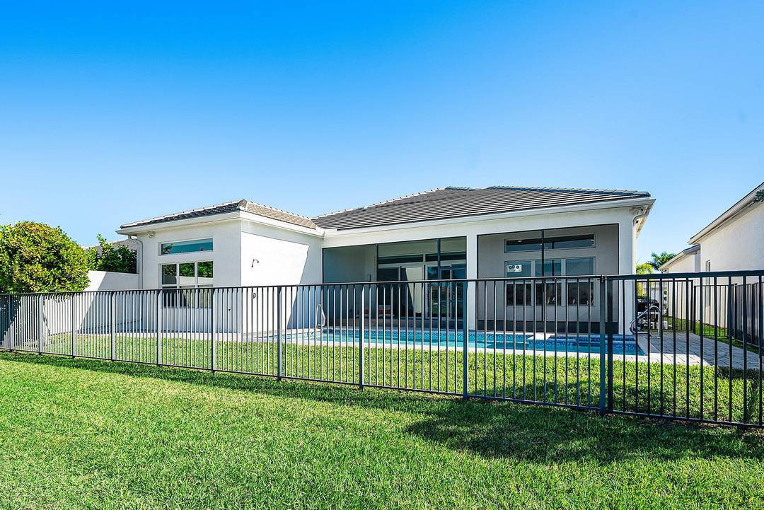 This bright and airy JADE model is located in Valencia Sound Set on a premium lakefront lot, this home offers a long, unobstructed view of the lake, creating a stunning, ...