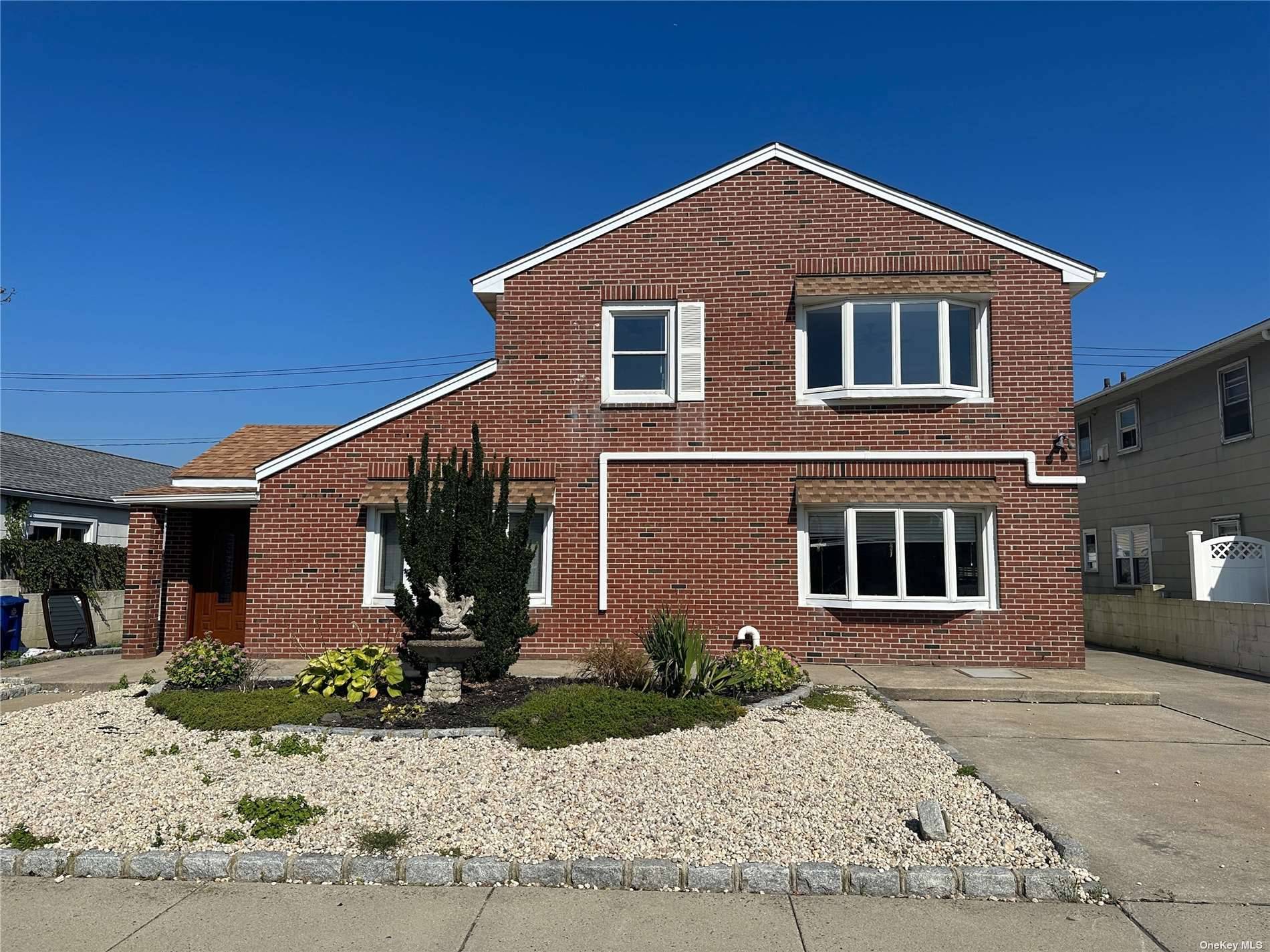 Beautifully Updated Lower Unit.