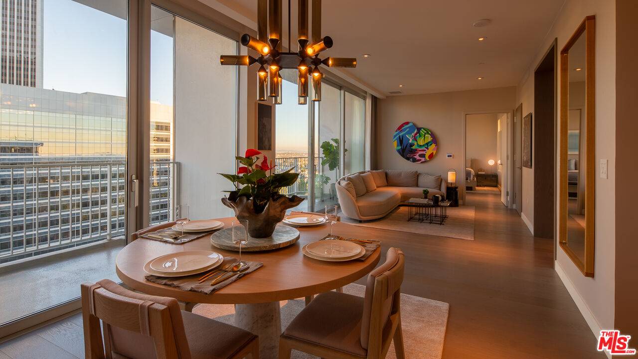 2025 Avenue Of The Stars 3BR Beverlywood La