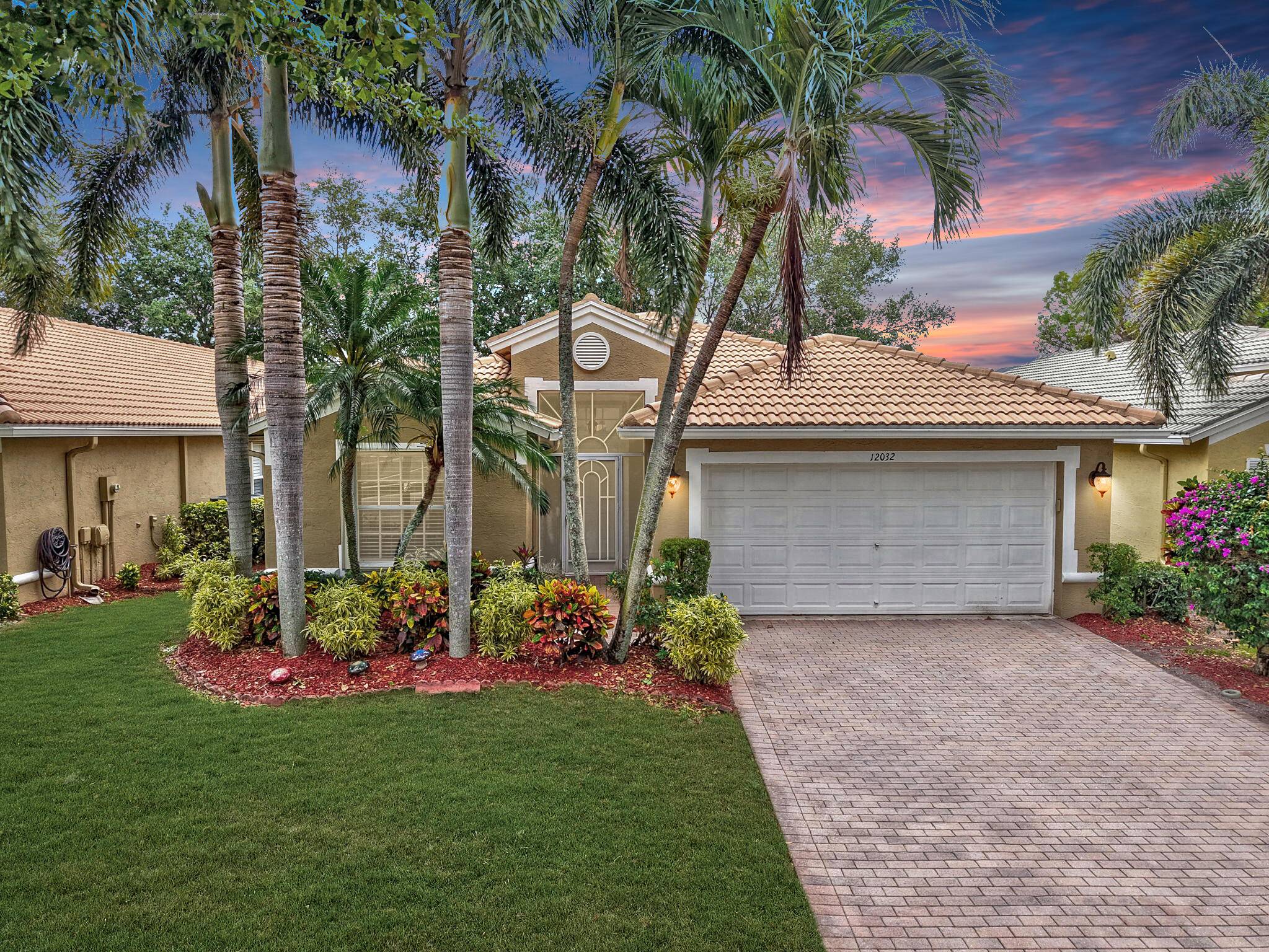 Step into the ultimate Florida lifestyle in the sought after gated community of Tuscany Bay !