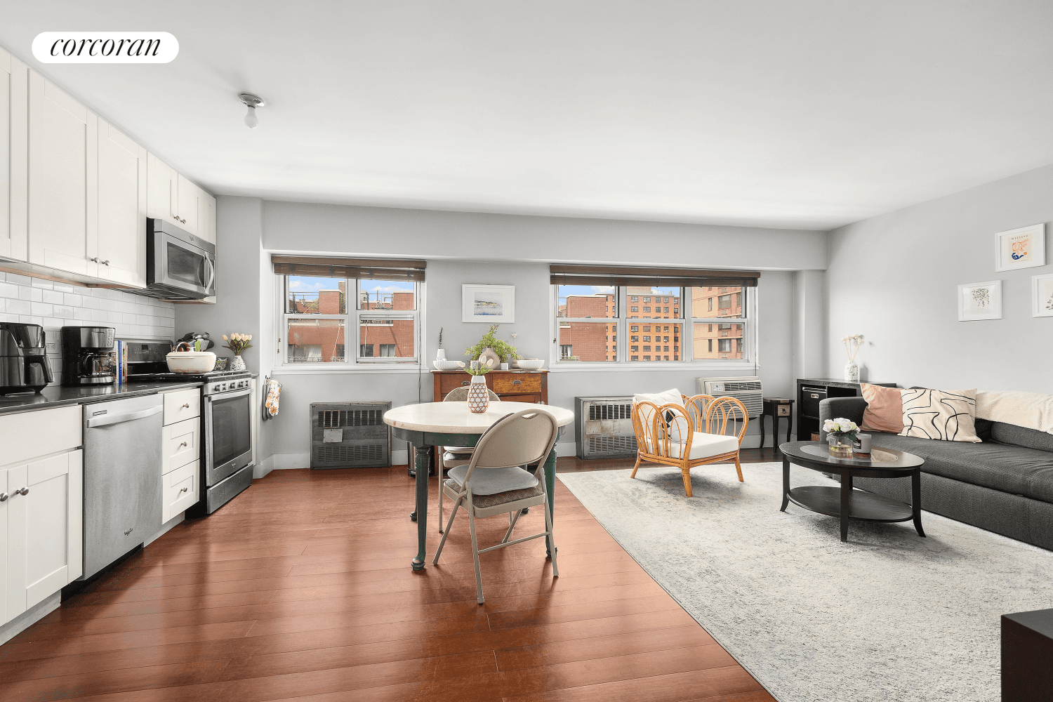 Beautifully renovated 1 bed 1 bath DUPLEX on 90th and Columbus.