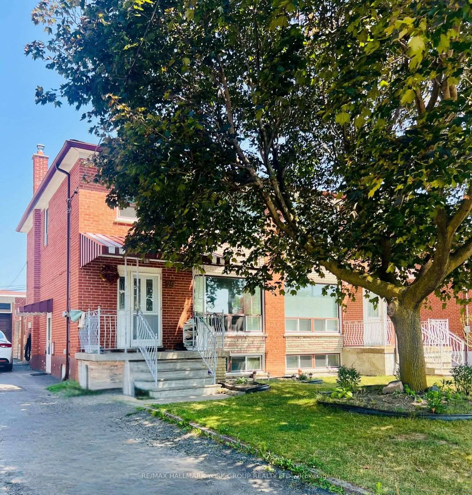 Bright and well maintained bachelor basement apartment in a peaceful, family friendly neighborhood.