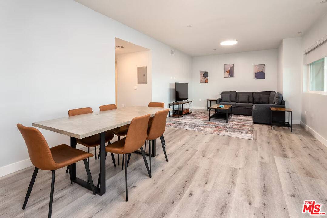 917 S Berendo St 2.0 LA