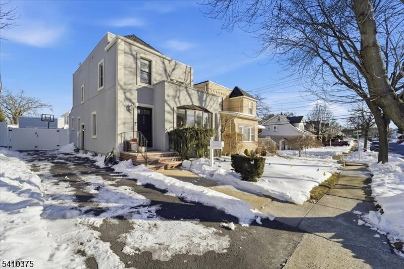 Fall in love with this beautifully maintained colonial nestled in the heart of Union.