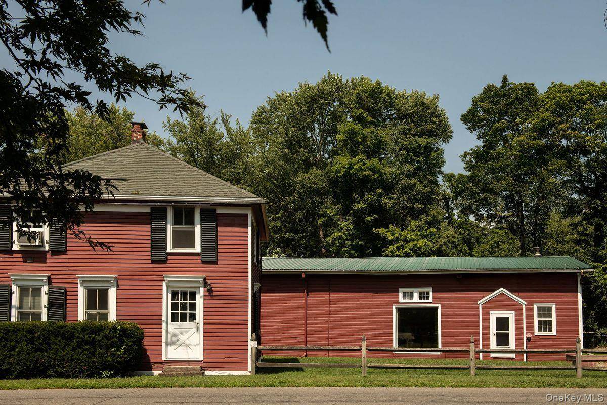 A unique live work opportunity just outside Hudson proper.
