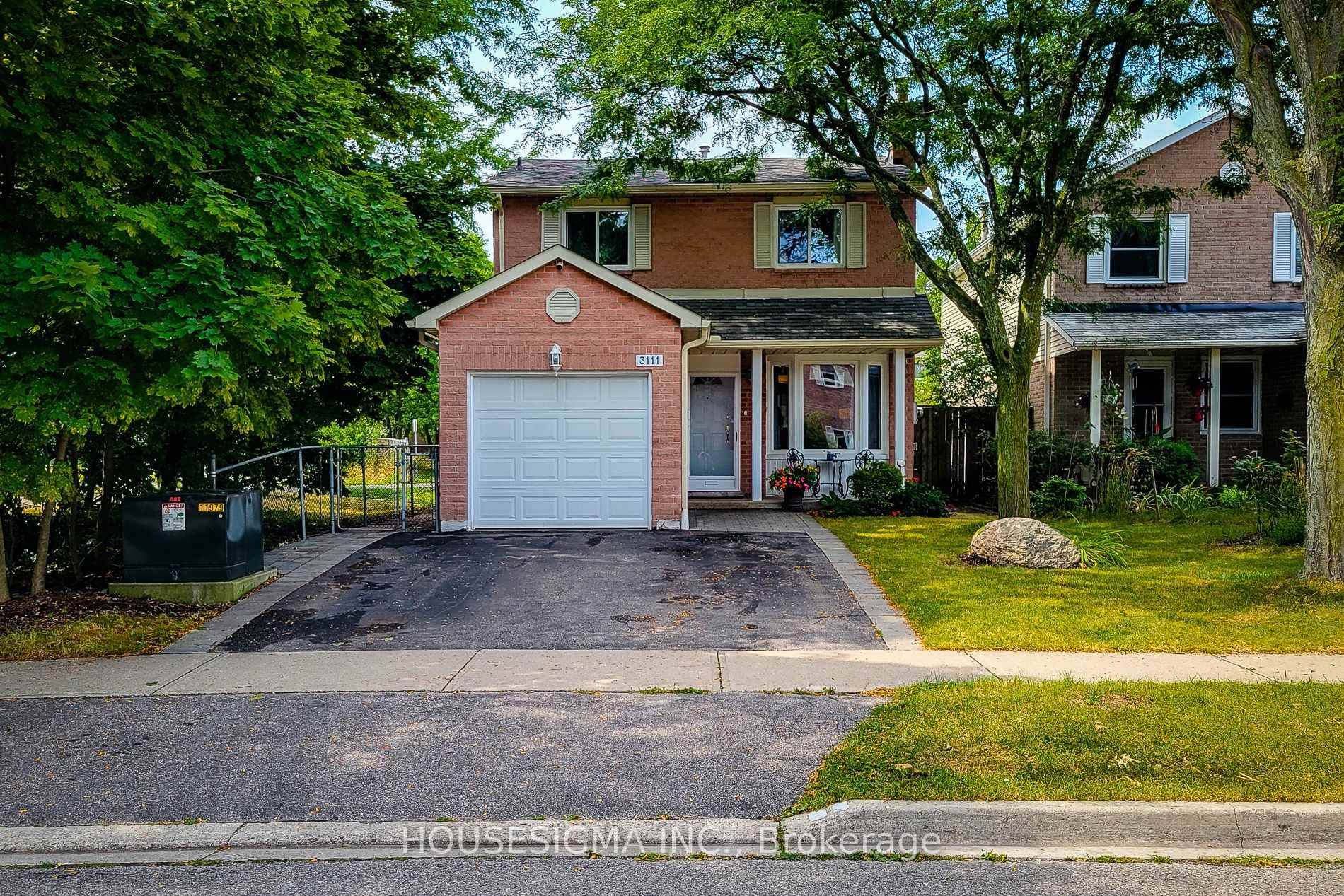 Welcome to 3111 Cantelon Crescent, a beautifully maintained detached 3 bedroom, 3 bathroom home perfectly positioned on a quiet, family friendly street in one of Mississauga's most sought after neighbourhoods.