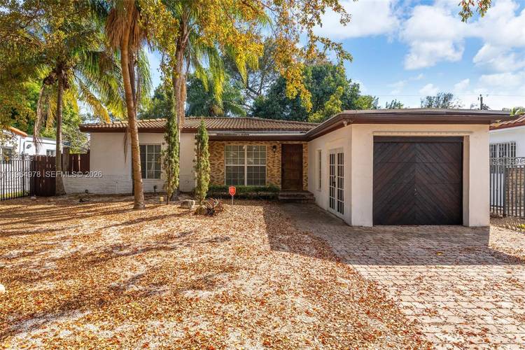 Charming 2 bedroom, 1 bathroom home located in the highly desirable Little Gables area, just steps away from Coral Gables.