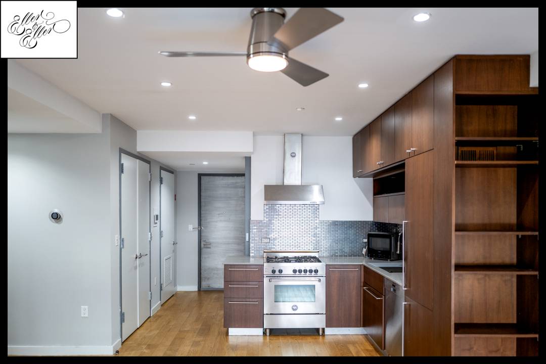 Located on the 4th floor of 260 North 9th Street, this bright, modern one bedroom home offers contemporary design and thoughtful details in a boutique Williamsburg condominium.