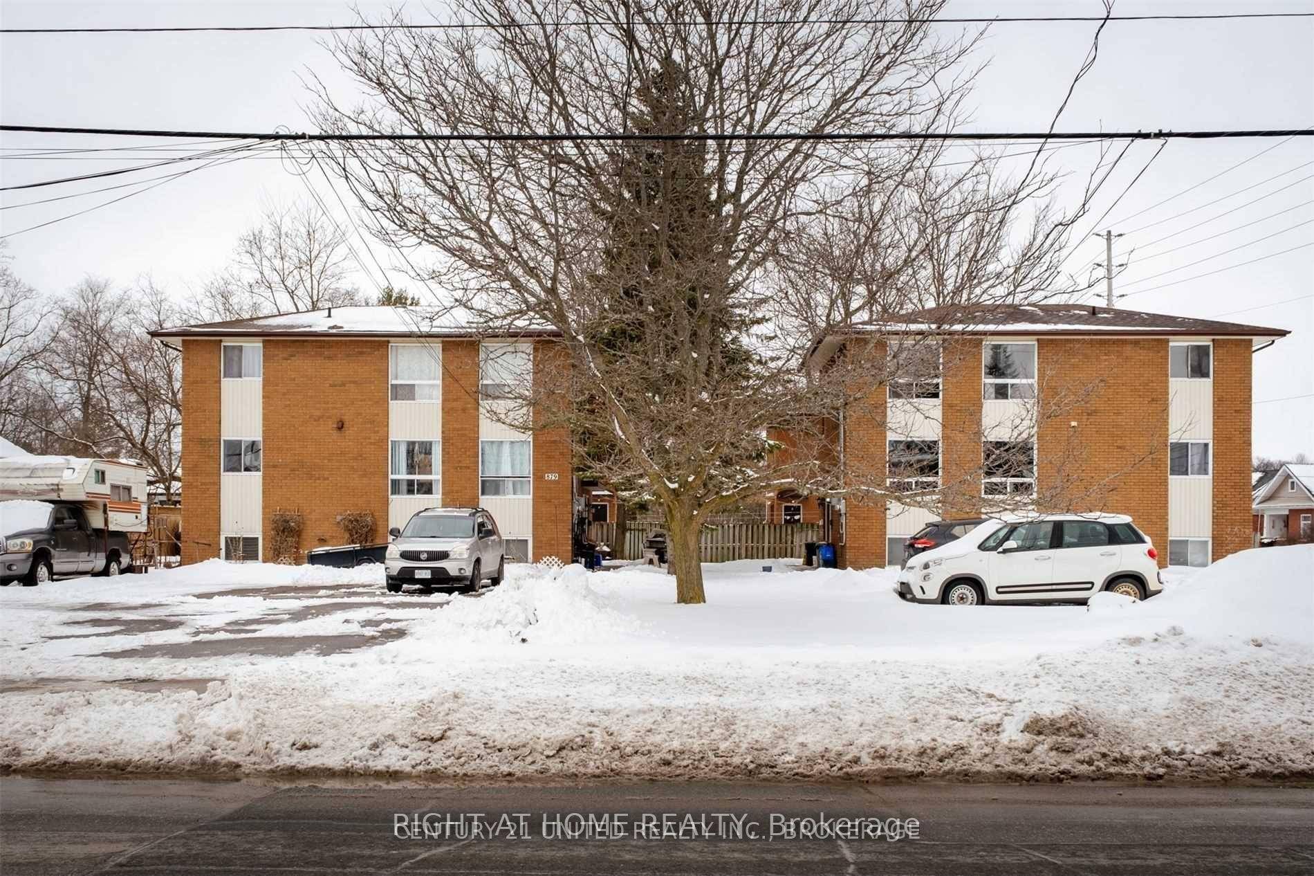 Newly renovated 2 bedroom apartment in Peterborough's Ashburnham Ward 4, steps from TTC bus stops, Edmison Heights Public School, and Trent university, with bright, modern rooms and nearby parks, shops ...