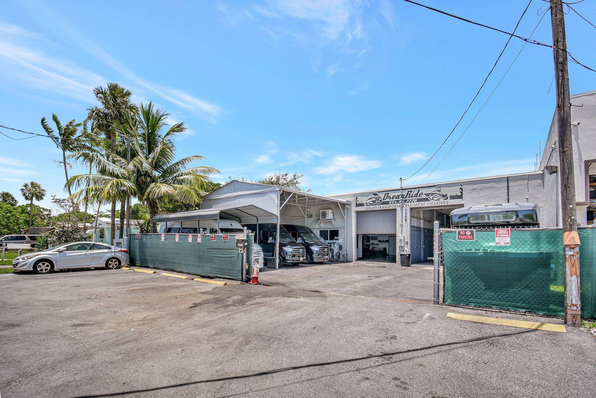 EXCELLENT OPPORTUNITY TO OWN A FREESTANDING 3, 186 SF WAREHOUSE PERFECTLY LOCATED JUST WEST OF I 95, VERY CLOSE TO THE FORT LAUDERDALE HOLLYWOOD INT'L AIRPORT.
