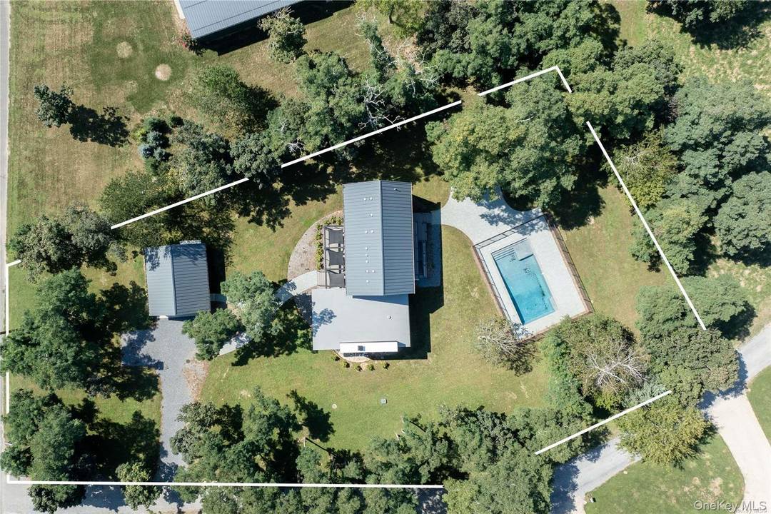 This modern custom built home, spanning 4200 square feet, is a masterpiece of architectural design, meticulously crafted with thoughtful details at every turn.