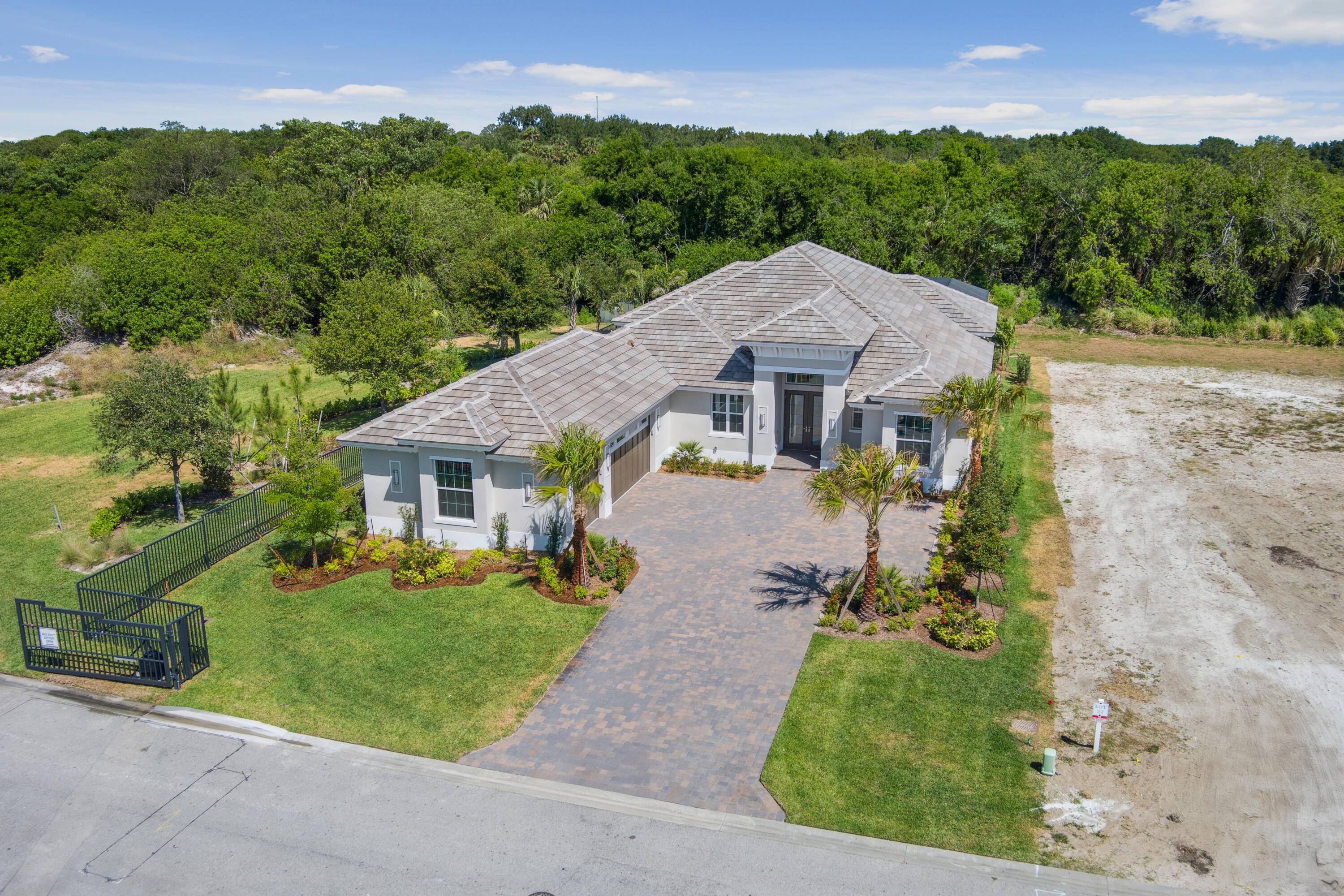 Move in ready ! Private Salt Water screened Pool Natural Gas Water Heater, 36'' gas cooktop.