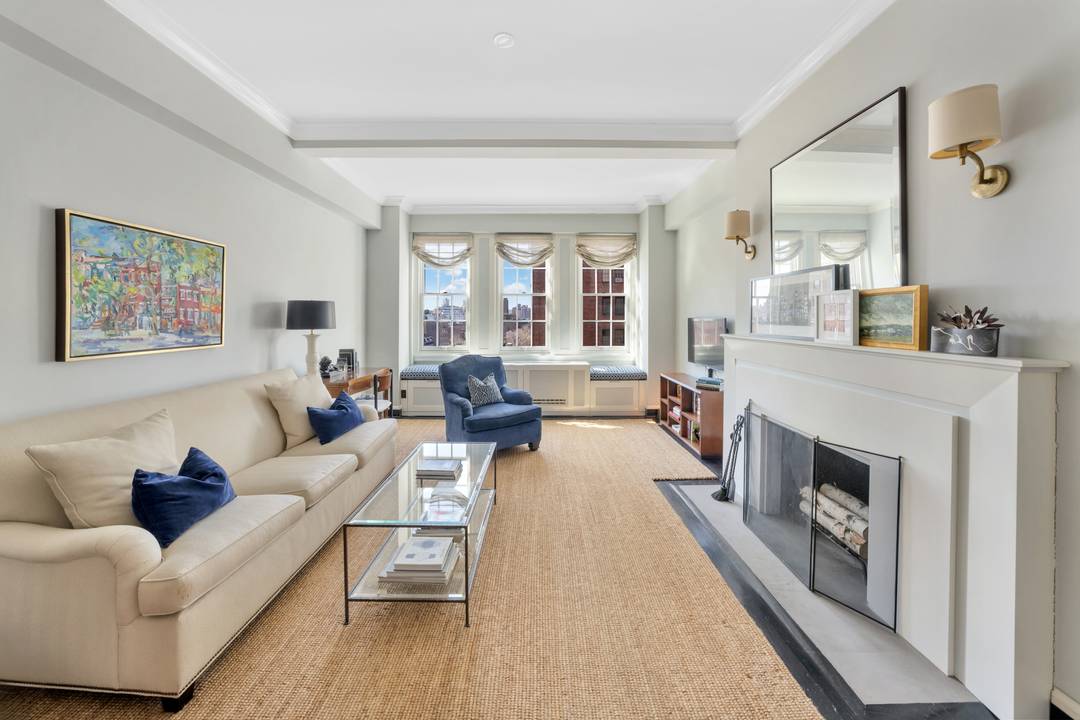 Prewar Perfection on Lower Fifth Avenue !