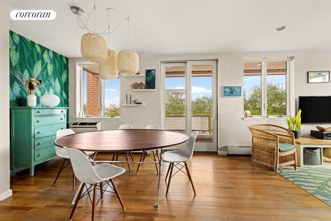 Welcome to vibrant Greenwood Heights.