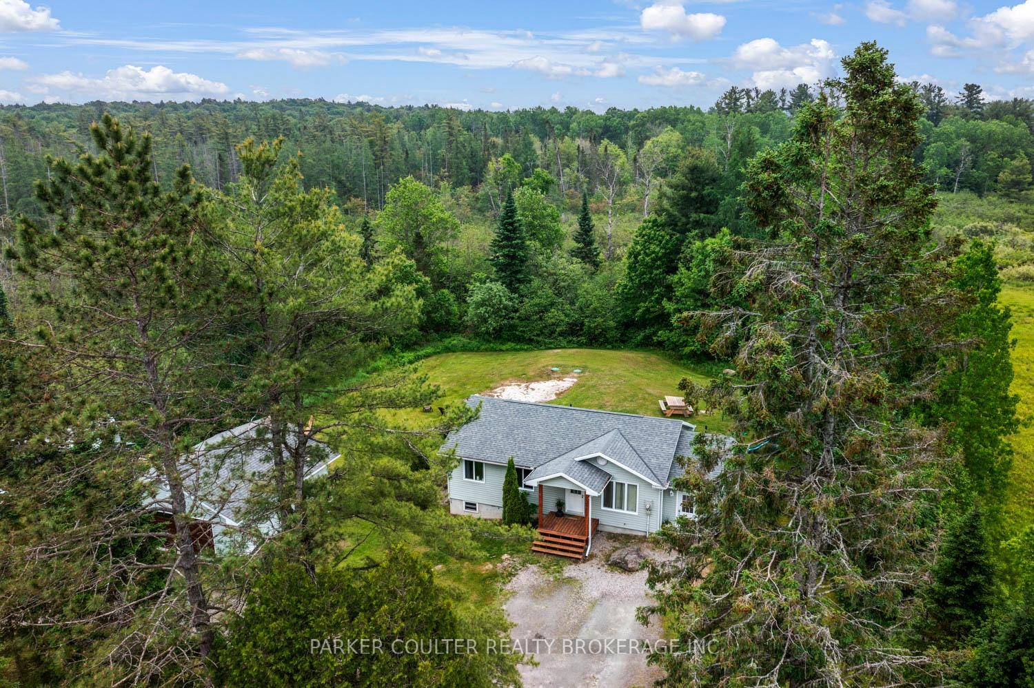 Located just 5 minutes from the charming community of Roseau, this well maintained 3 bedroom, 2 bathroom home offers the perfect blend of rural tranquility and year round convenience.