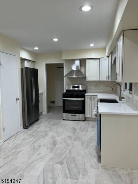 House was renovated one year ago.