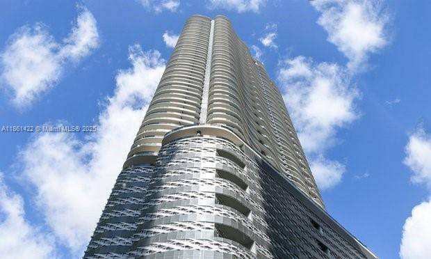 Luxury and most prestigious towers, Flatiron Brickell.