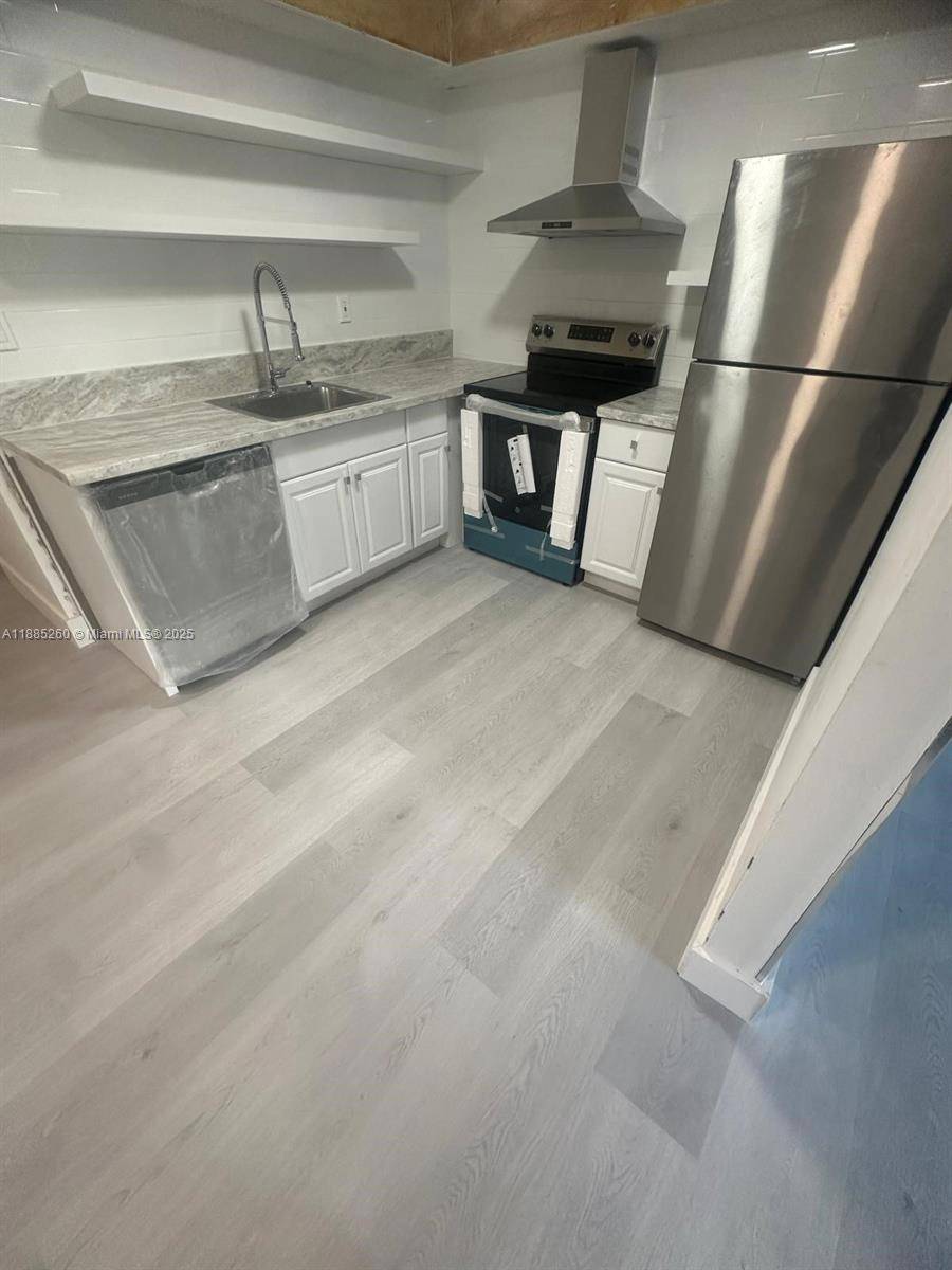 Renovated 1Bedroom 1Bath in the heart of Bay Harbor Islands.