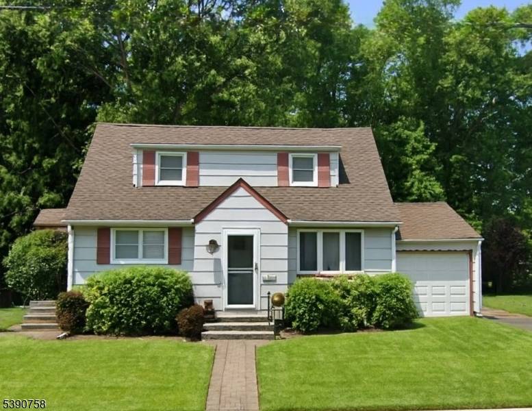 Charming 3 bedroom, 1 bath Cape Cod in desirable Battle Hill section of Union.