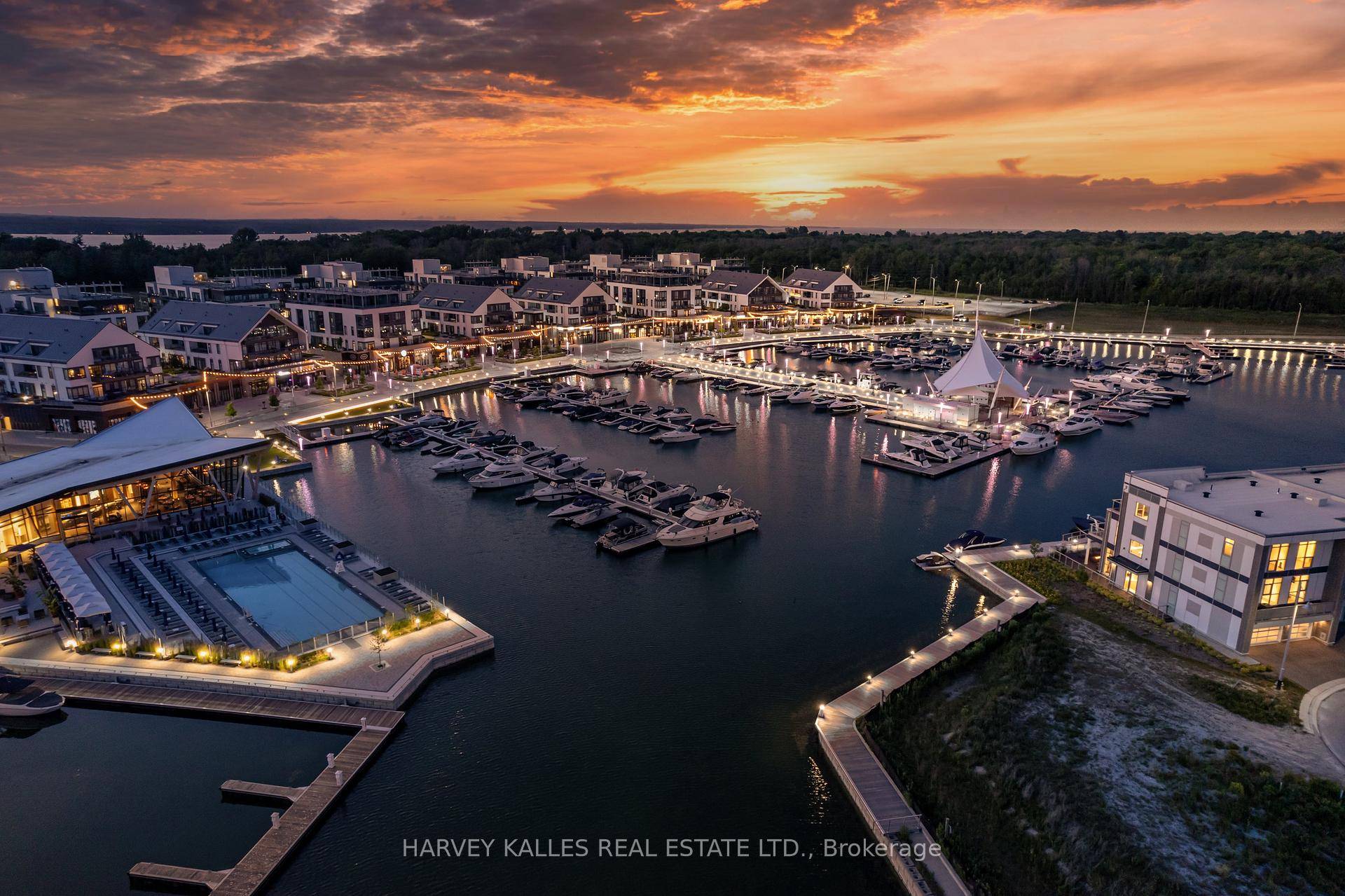 STUNNING SUNSET MARINA VIEWS !