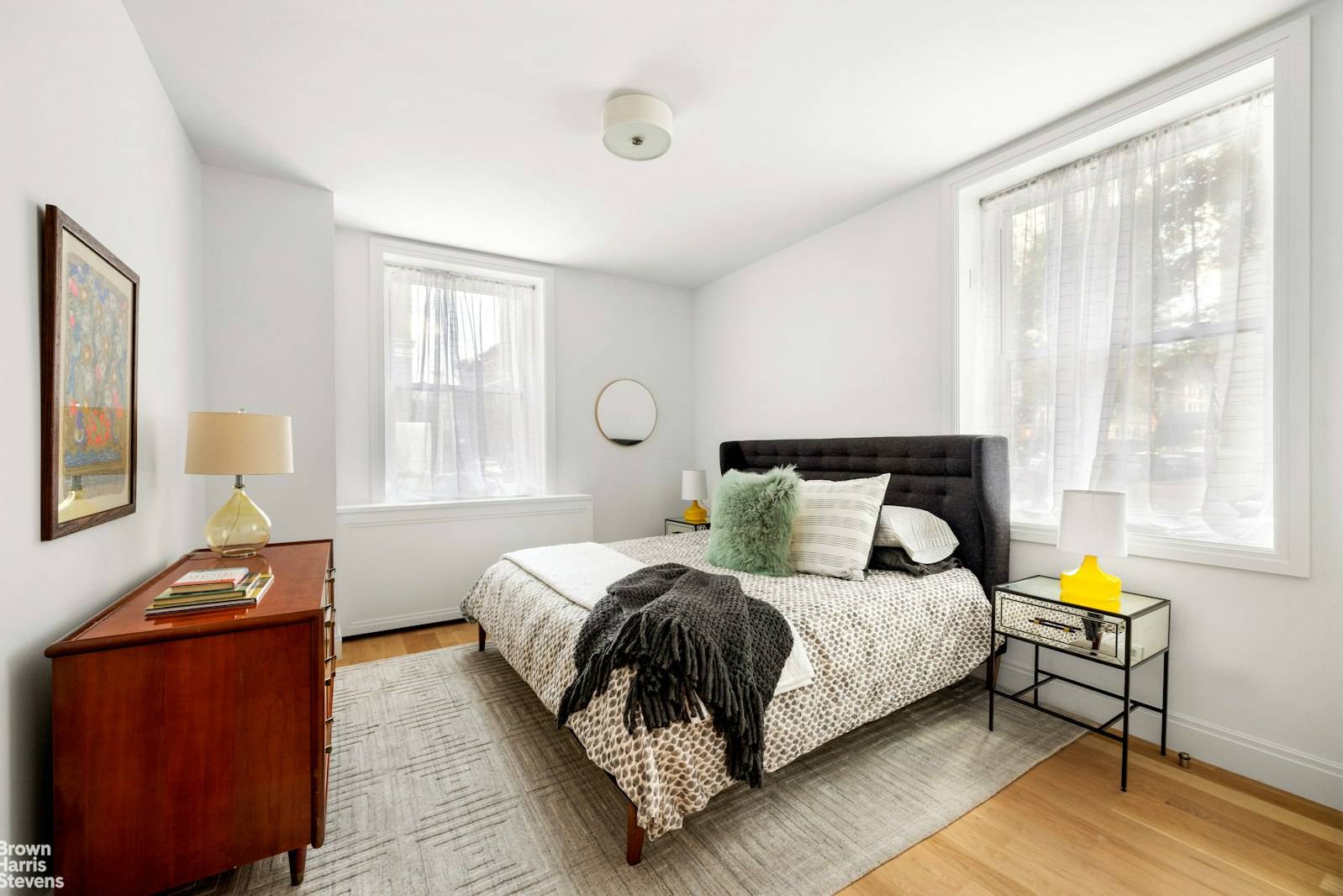 Elegant, Fully Renovated Sponsor Unit at 905 West End Avenue Residence GR1 is a sun filled, gut renovated three bedroom, two bathroom home in a distinguished prewar condominium offered by ...