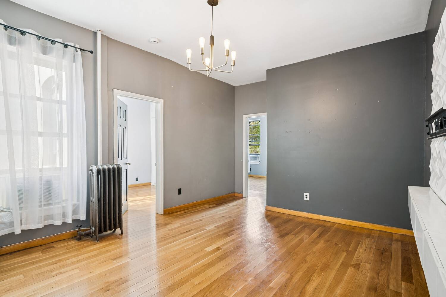 218 Scholes AKA 204 Bushwick Ave is a contemporary renovated down to the studs large three 3 bedrooms with great layout.