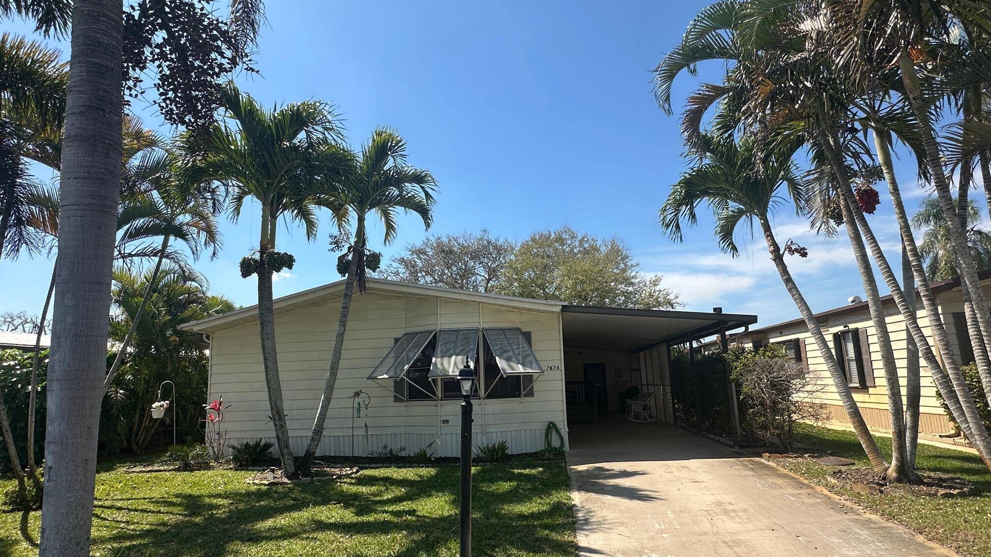 REDUCED ! ! ! GOLF COURSE VIEWS !