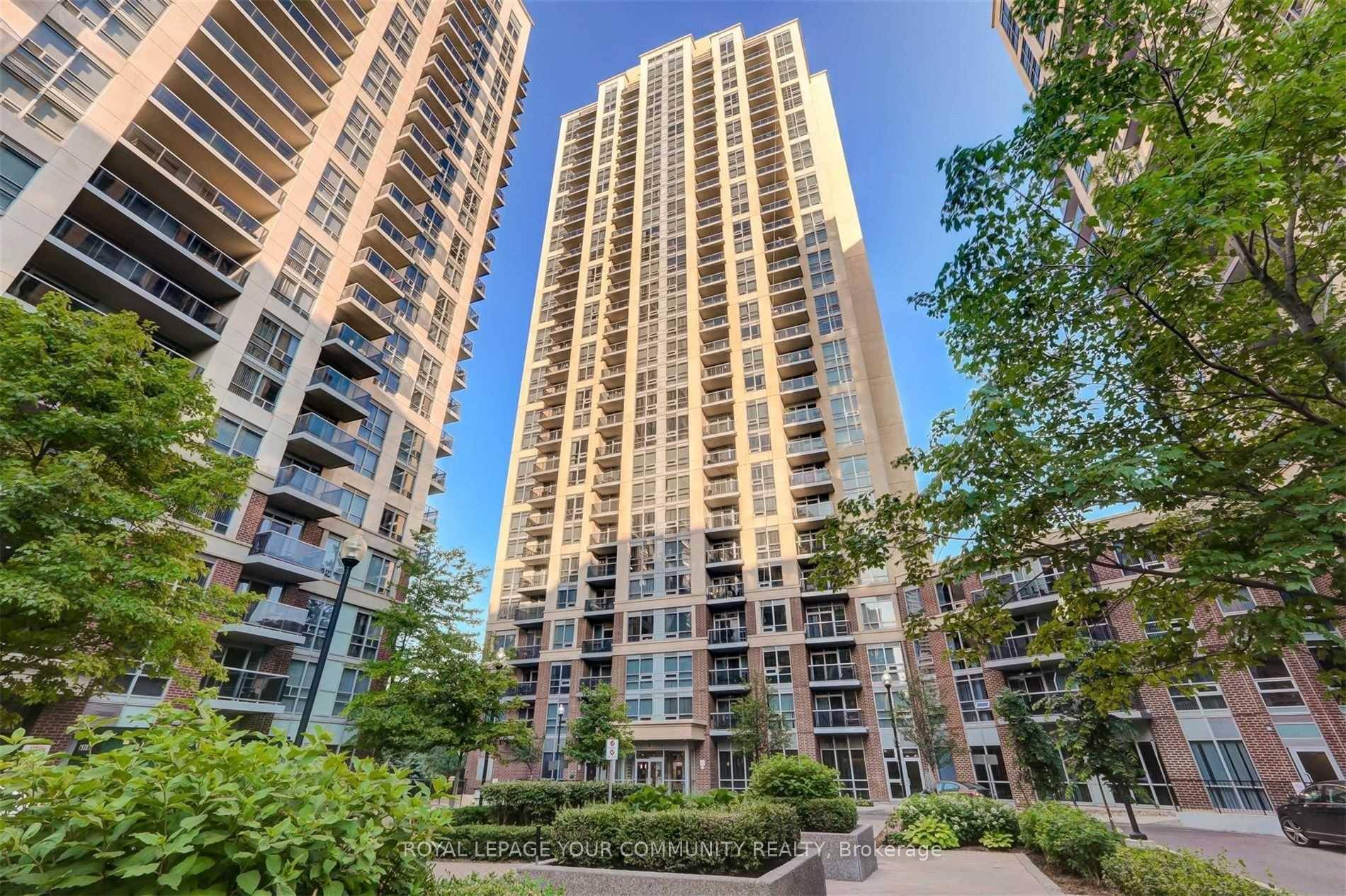 Spacious Sun Filled Unit With South Exposure In The Heart Of Islington Village !