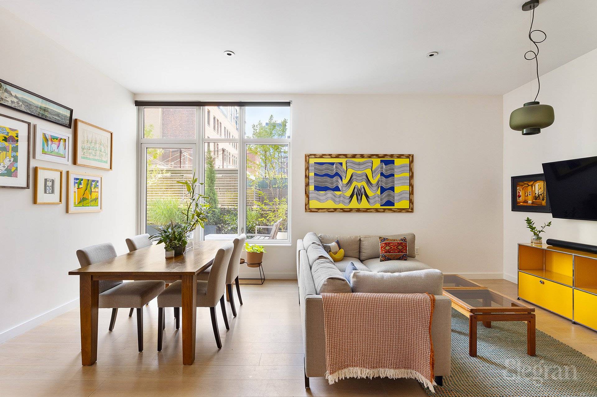 Outdoor Paradise ! Unit 3H at The Hendrik in Boerum Hill is a prime resale opportunity.