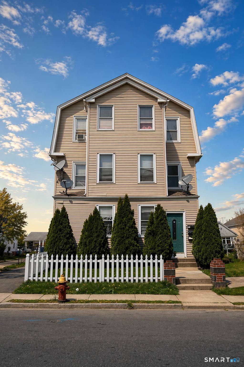 GREAT INVESTOR OPPORTUNITY PRIME SOUTH END LOCATION !