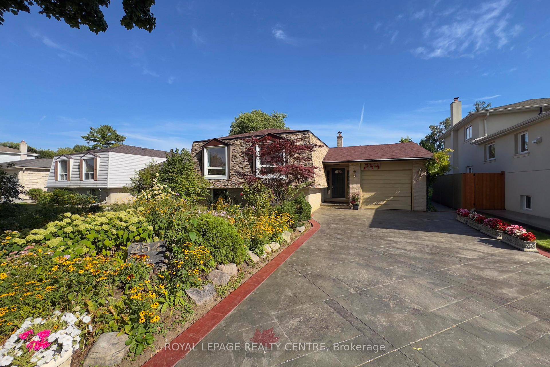 Need A Little Help. In Law Potential From This 3 2 Bedroom.