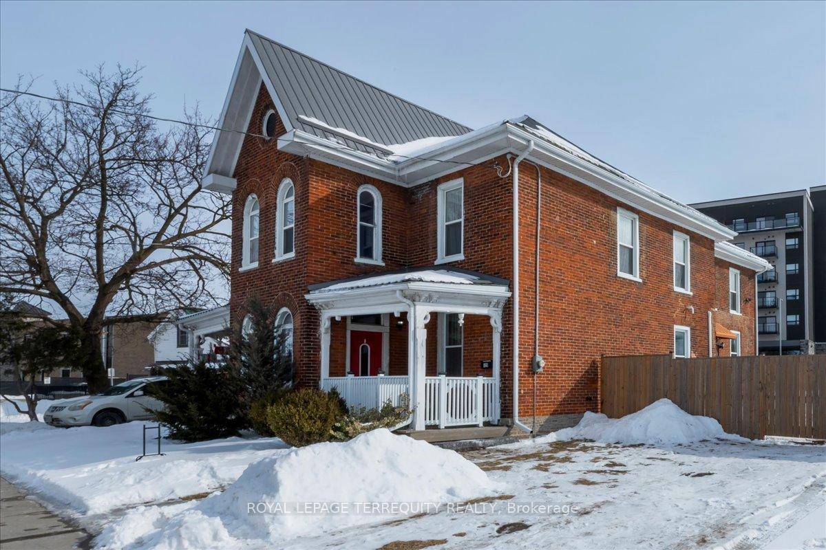Gorgeously renovated 1755 sq ft.