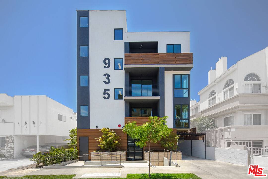 935  N Hudson 3BR Hancock Park La