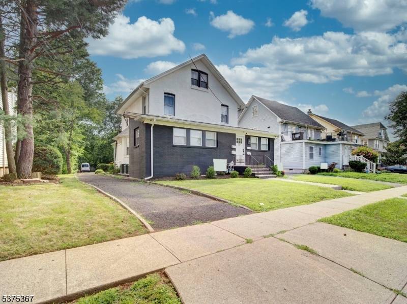 Prime Mixed Use Opportunity in the Heart of Linden !