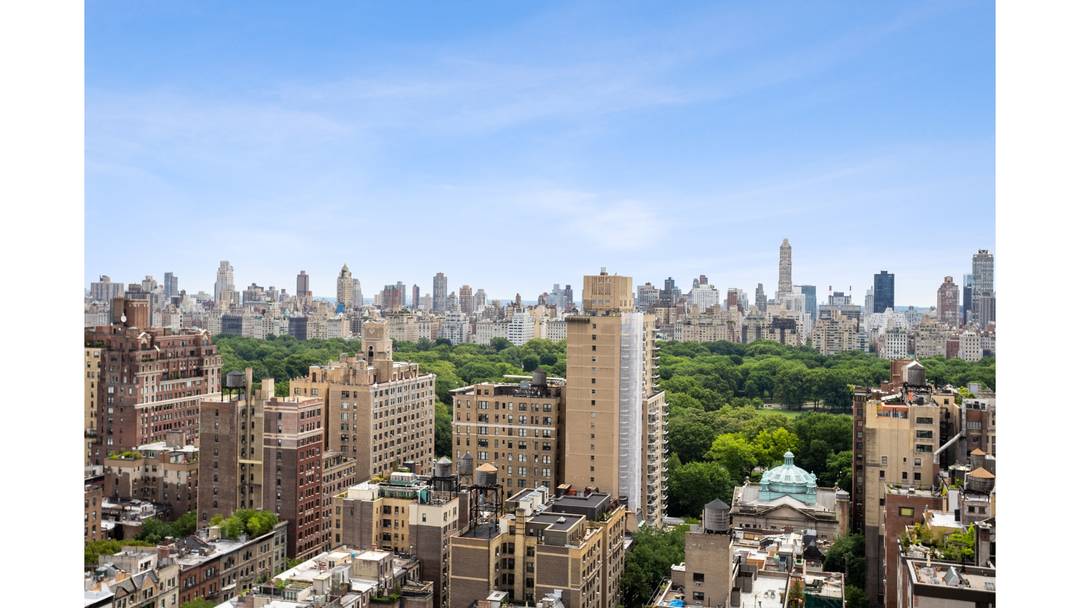 JUST LISTED amp ; TENANT IN PLACE UNTIL JUNE 1, 2026 VIEWS, VIEWS amp ; VIEWS and LOCATION !