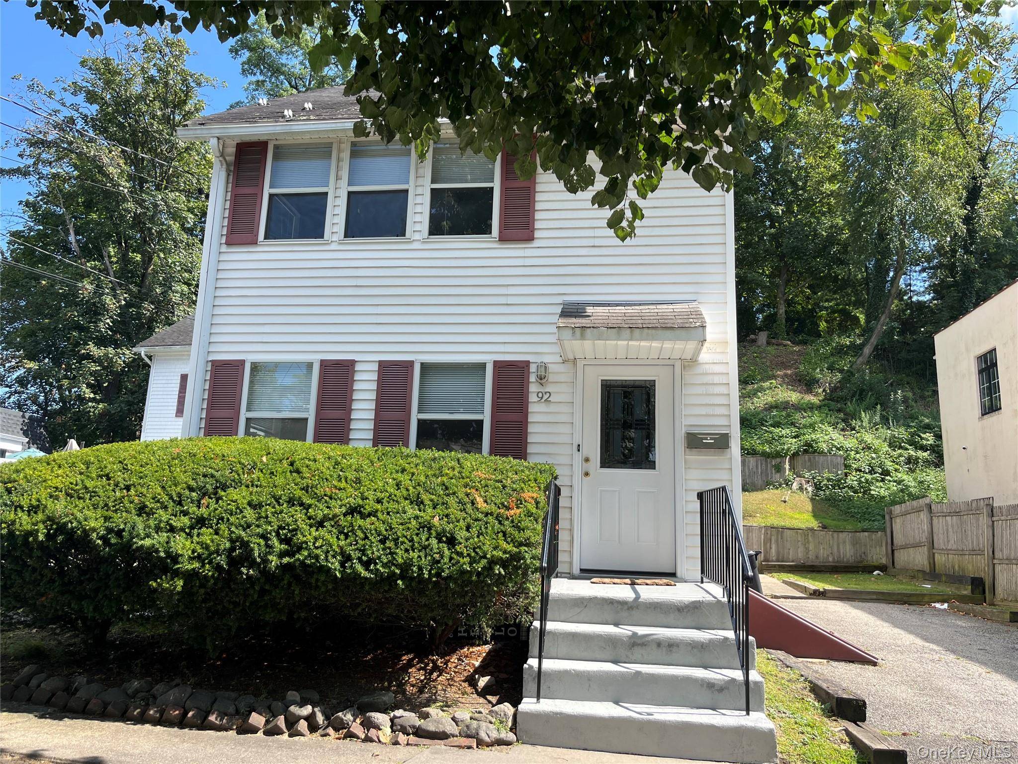 Charming Vintage Colonial 3 Bedroom Whole House Rental.