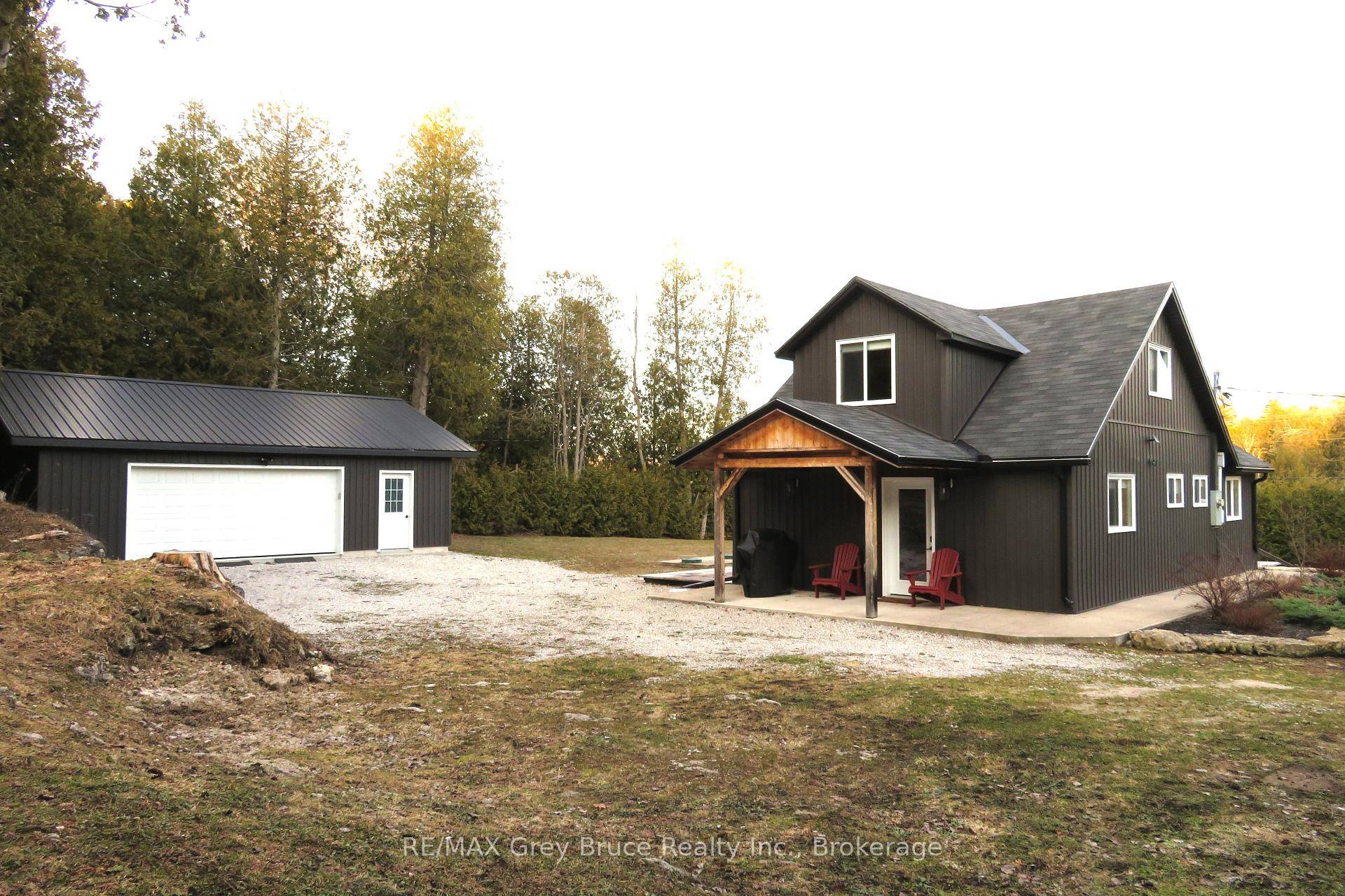 Completely renovated storey and a half year round home or cottage, located in the hamlet of Stokes Bay.