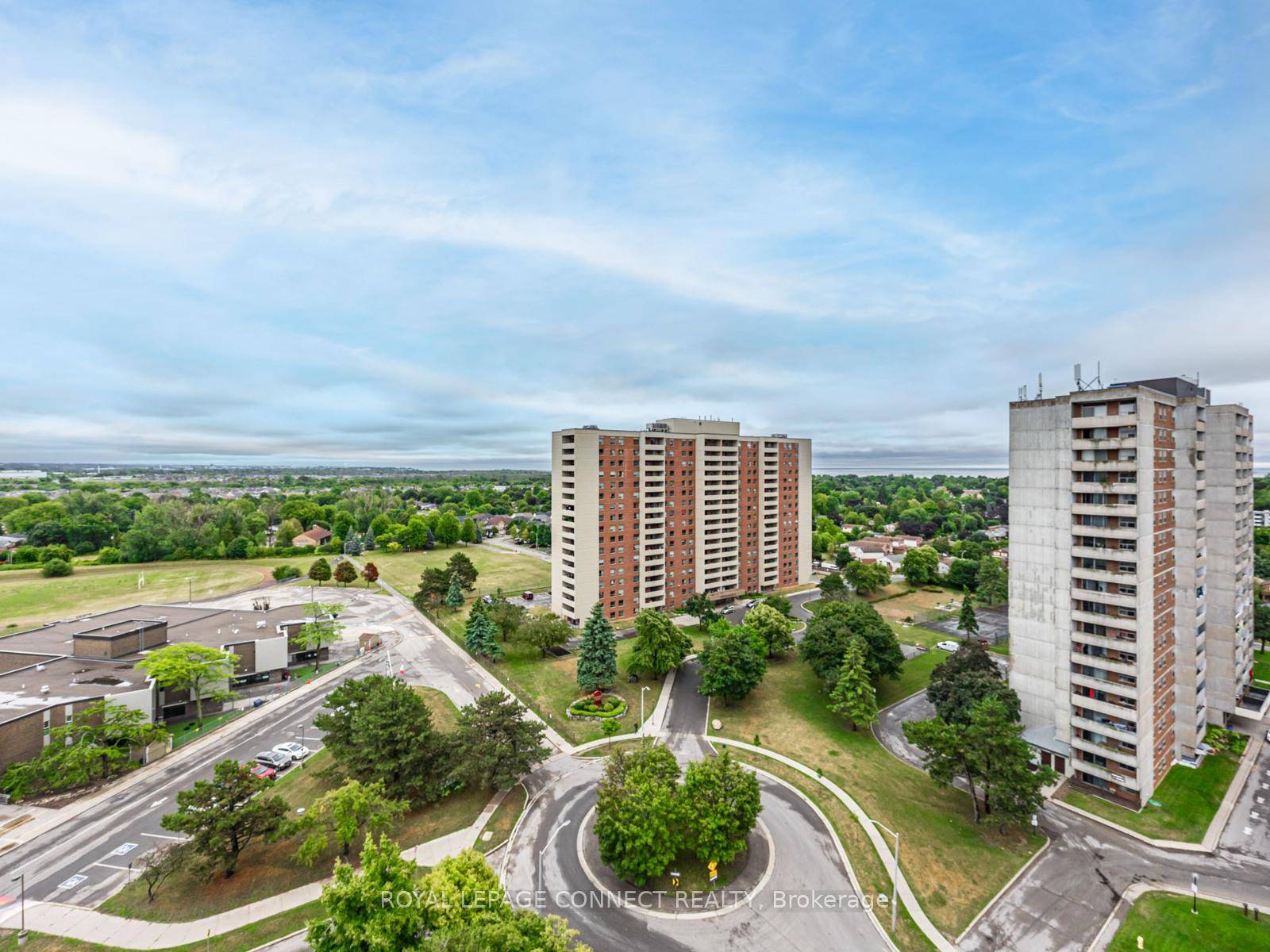 OFFERS ANYTIME ! Experience affordable living in this freshly painted 2 1 corner end unit in The Town of Ajax, perfect for seniors and first time buyers seeking a tranquil ...