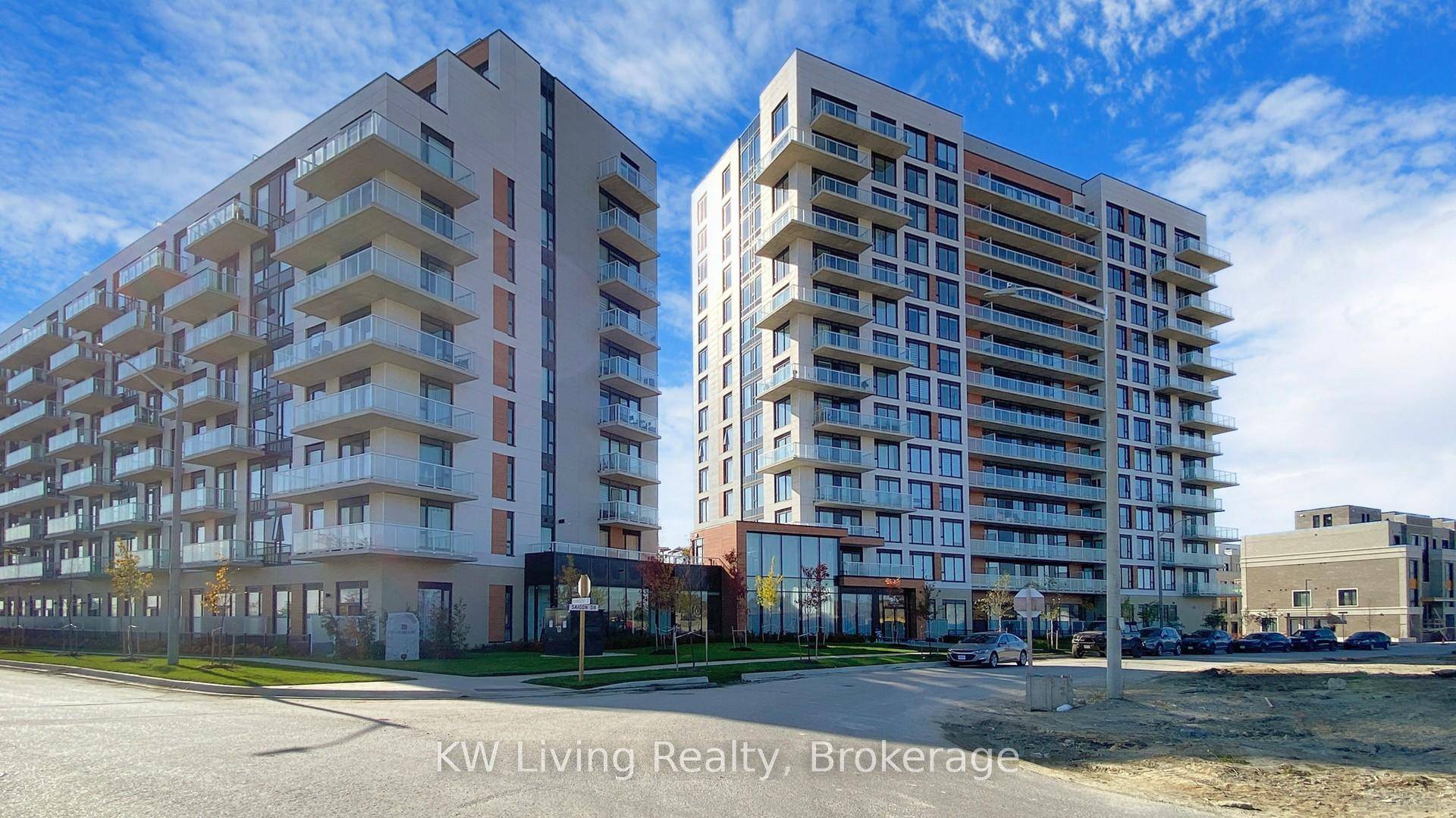 Welcome to this bright and spacious 3 bedroom, 2 bath condo at Elgin East in Richmond Hill !