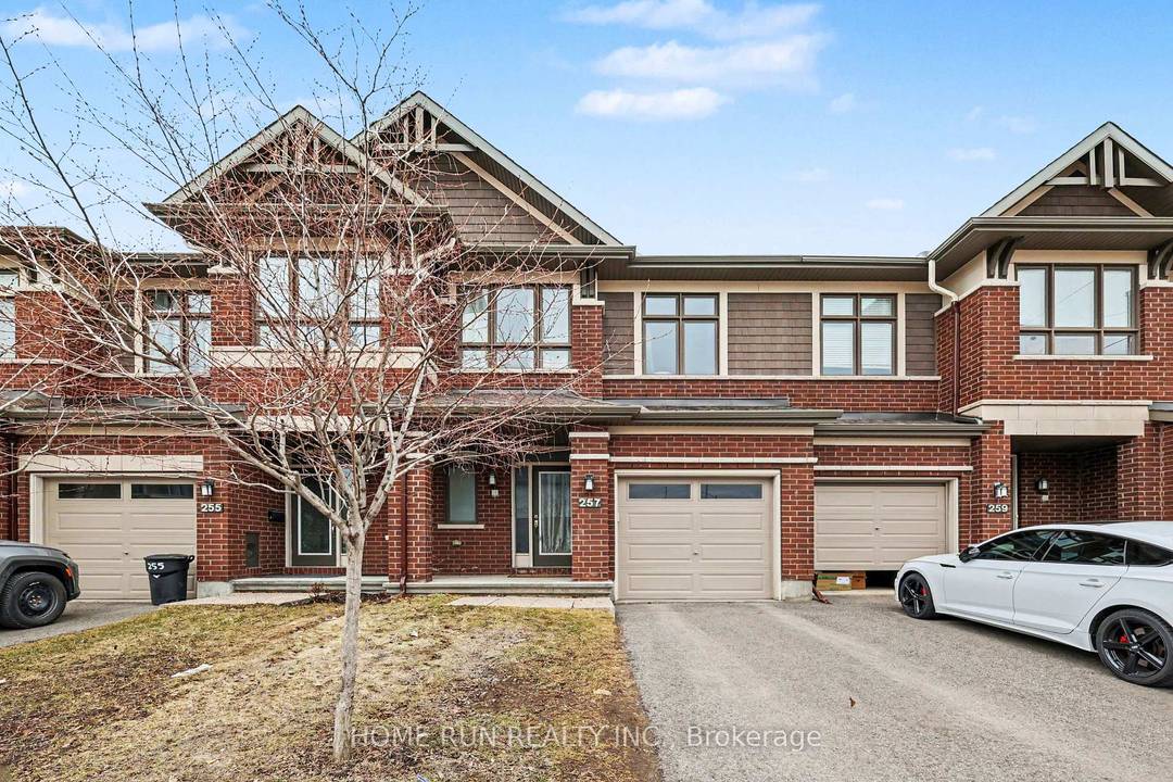 Well maintained 3 bedrooms, 3.
