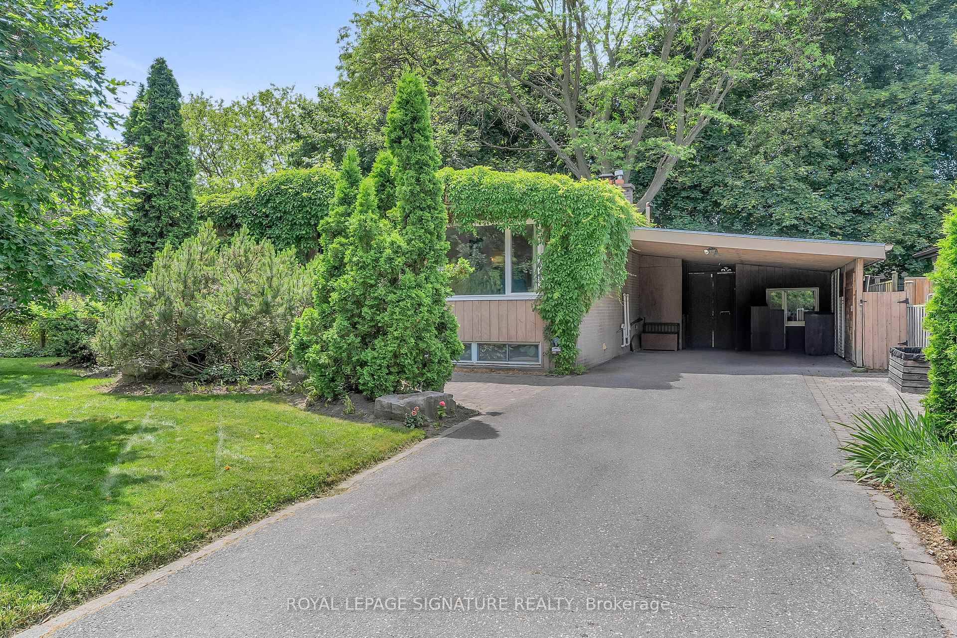 Private Ravine Like Setting in Prestigious Donalda Golf Club Neighbourhood.